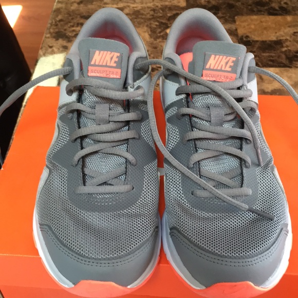 Nike (women’s) Air Sculpt TR 2 - Picture 6 of 6